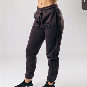 Rare *Alphalete women’s Varsity Jogger -sparrow XS